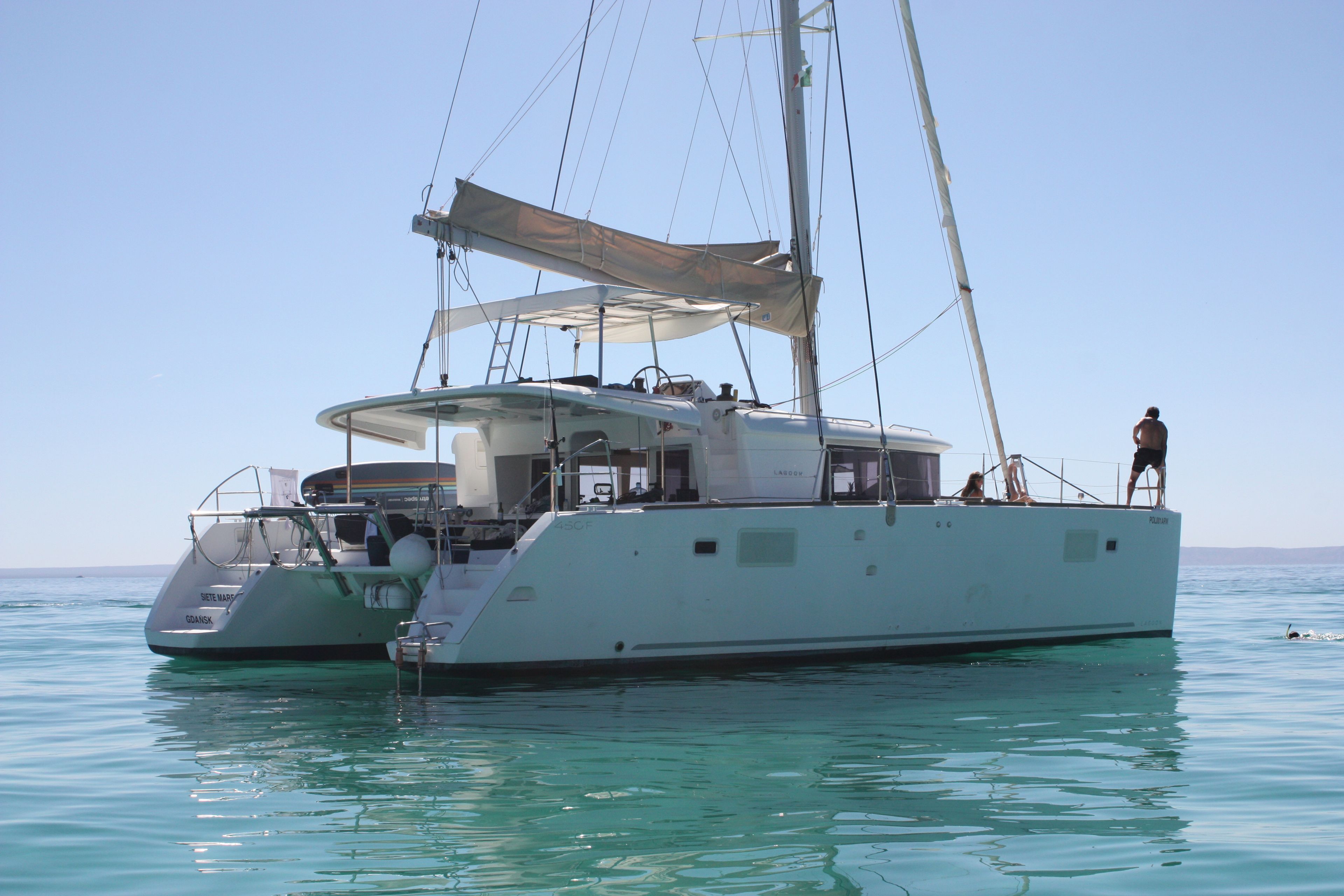 Lagoon 45' de Lujo en el Mar de Cortés