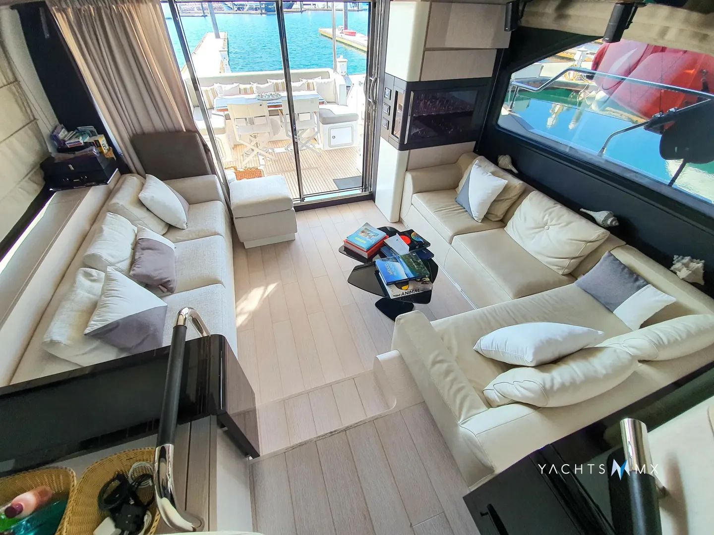 Azimut 66' Yacht in La Paz 3