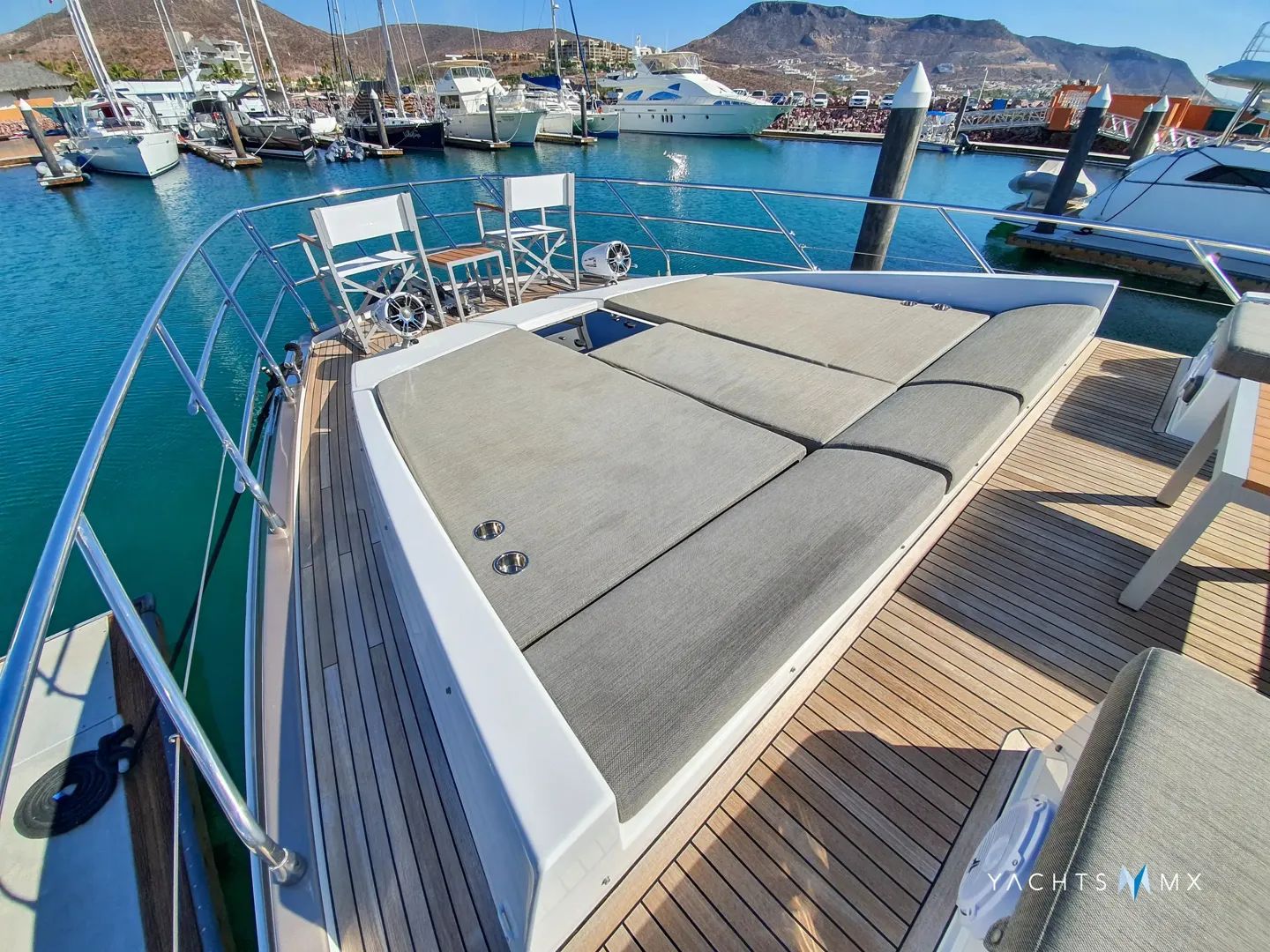 Azimut 66' Yacht in La Paz 16
